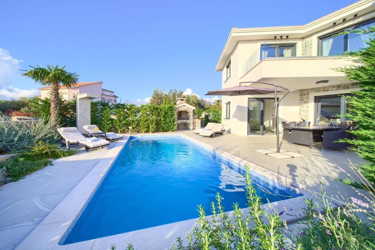 Ela - Town Krk Villa